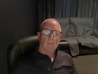 kiwi240759 live webcam thumbnail