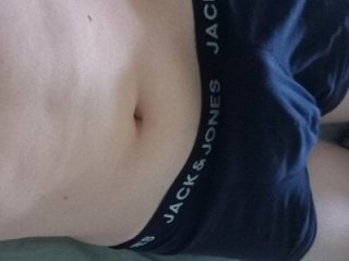 Knuffelbeertje20 live webcam thumbnail