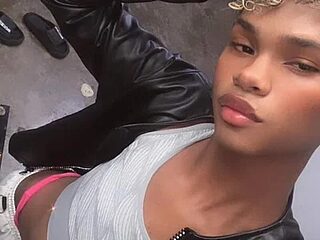 Kornylovee live webcam thumbnail