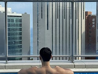 kr_hotguy1 live webcam thumbnail
