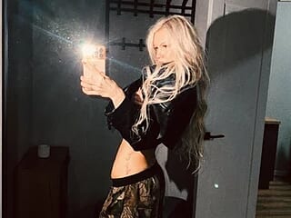 krisliiia live webcam thumbnail