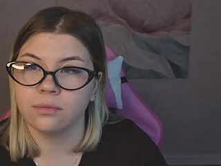 kristen_gibbs live webcam thumbnail