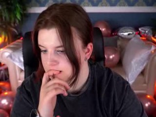 kristifoxy live webcam thumbnail