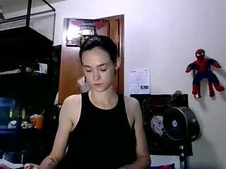 krystalnjake live webcam thumbnail