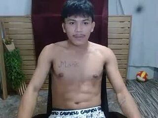 kyle_lourence live webcam thumbnail