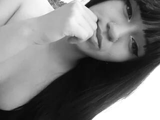 kylie_love1609 live webcam thumbnail
