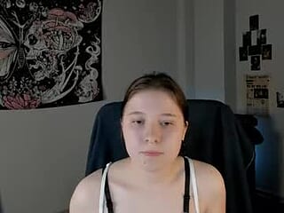kylie_voss live webcam thumbnail