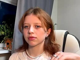 kyragraise live webcam thumbnail