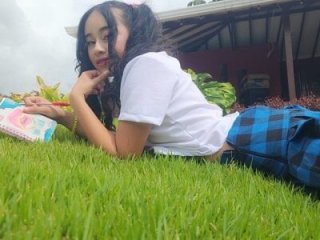 l0lita_emi live webcam thumbnail