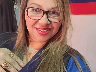 Ladymilf12 live webcam thumbnail