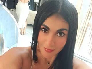 Laia_Hills live webcam thumbnail