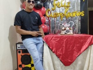 Lale-Adrian live webcam thumbnail