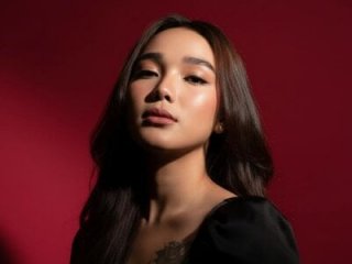 Lalisaslut18 live webcam thumbnail