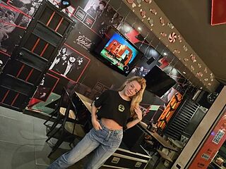 Lana_C live webcam thumbnail