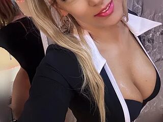 LaraLuxx live webcam thumbnail