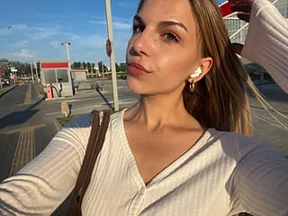 LaraineDomebo live webcam thumbnail