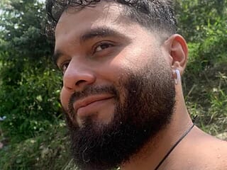 Latinbearhairy live webcam thumbnail