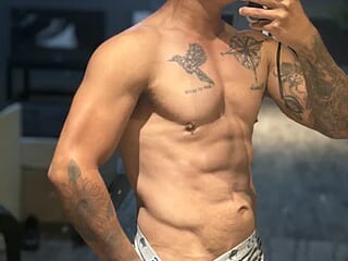 LatinoLeones live webcam thumbnail