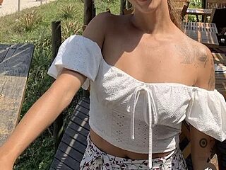 LauraConti live webcam thumbnail