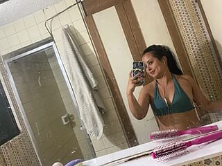 Laura_99 live webcam thumbnail