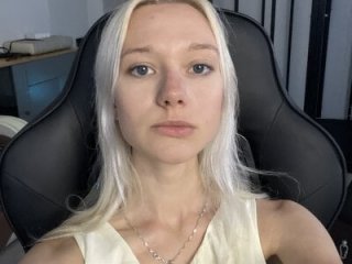 Laura_Chaplin live webcam thumbnail