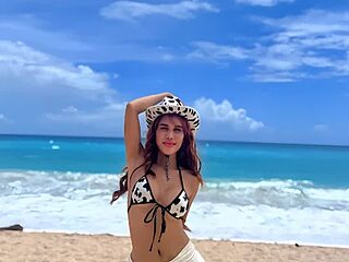 Laura_yourhottestbae123 live webcam thumbnail
