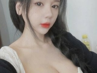 Lauraa-a live webcam thumbnail