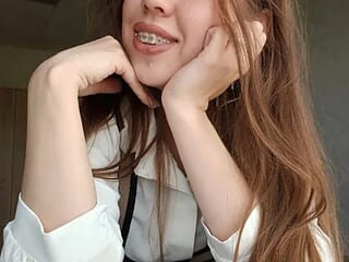 LauraleeJuran live webcam thumbnail