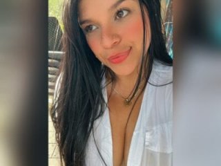 Layla-daring live webcam thumbnail