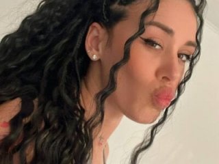 LaylaCruzRose live webcam thumbnail