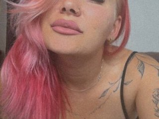 lada_love live webcam thumbnail