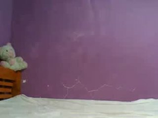 lady_yours69xx live webcam thumbnail
