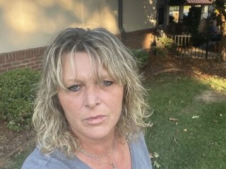 ladylinda2018 live webcam thumbnail