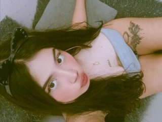 ladymooncs live webcam thumbnail