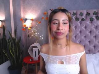 lailastilwills live webcam thumbnail