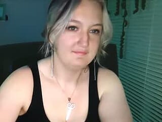 laineydarling live webcam thumbnail