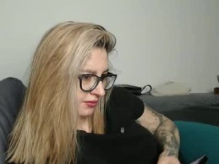 larysalovexxx94 live webcam thumbnail