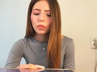 lashundaciviello live webcam thumbnail