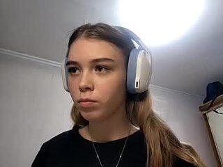 lateshastarnaud live webcam thumbnail