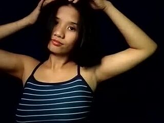 latina_shaine live webcam thumbnail