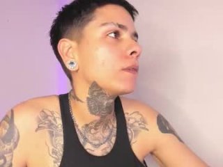 latinaleksa live webcam thumbnail