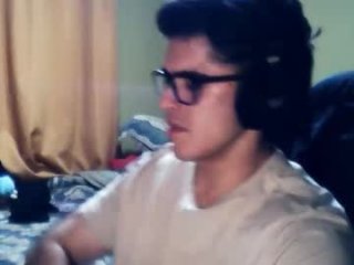 latinn_babe live webcam thumbnail