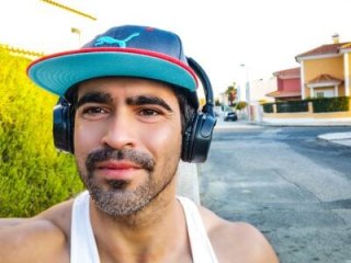 latinoo23bom live webcam thumbnail