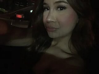 laura__hot live webcam thumbnail