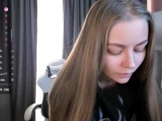 laura_pudd live webcam thumbnail