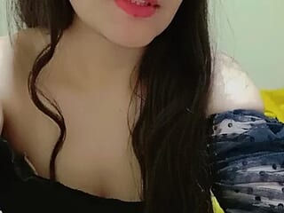 lauraura live webcam thumbnail