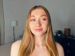 laviniahoutz live webcam thumbnail