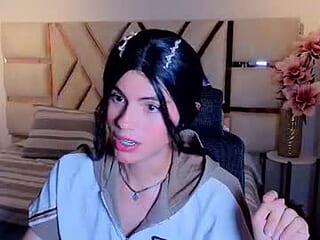 laylavg live webcam thumbnail