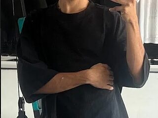 LEO_SANZ66 live webcam thumbnail