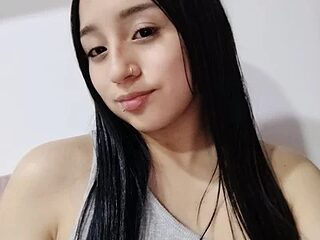 Leah_Brm live webcam thumbnail